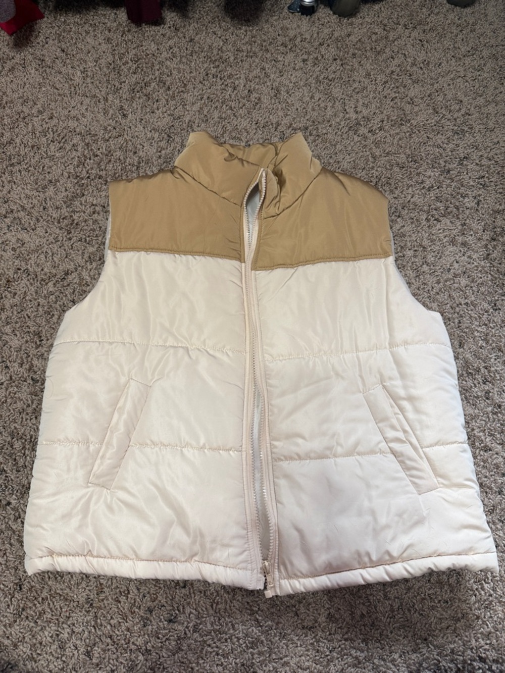Two-Tone Puffer Vest in Cream and Tan